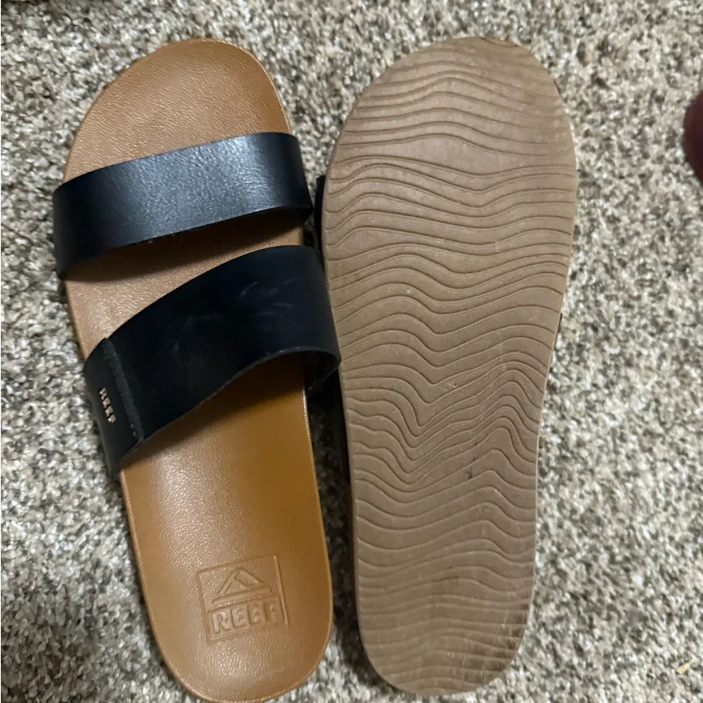 Reef Dual Strap Black and Tan Sandals - Picture 2 of 2